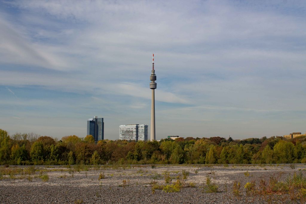 Blick auf den Florianturm von der Halde Hymdendahl.