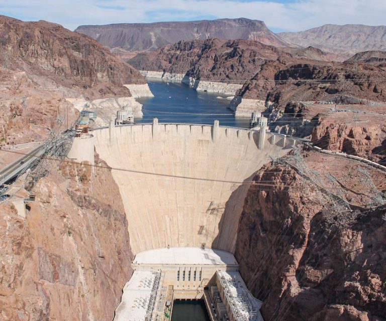 Der Hoover Dam bei Boulder City von der Mike O'Callaghan–Pat Tillman Memorial Bridge.